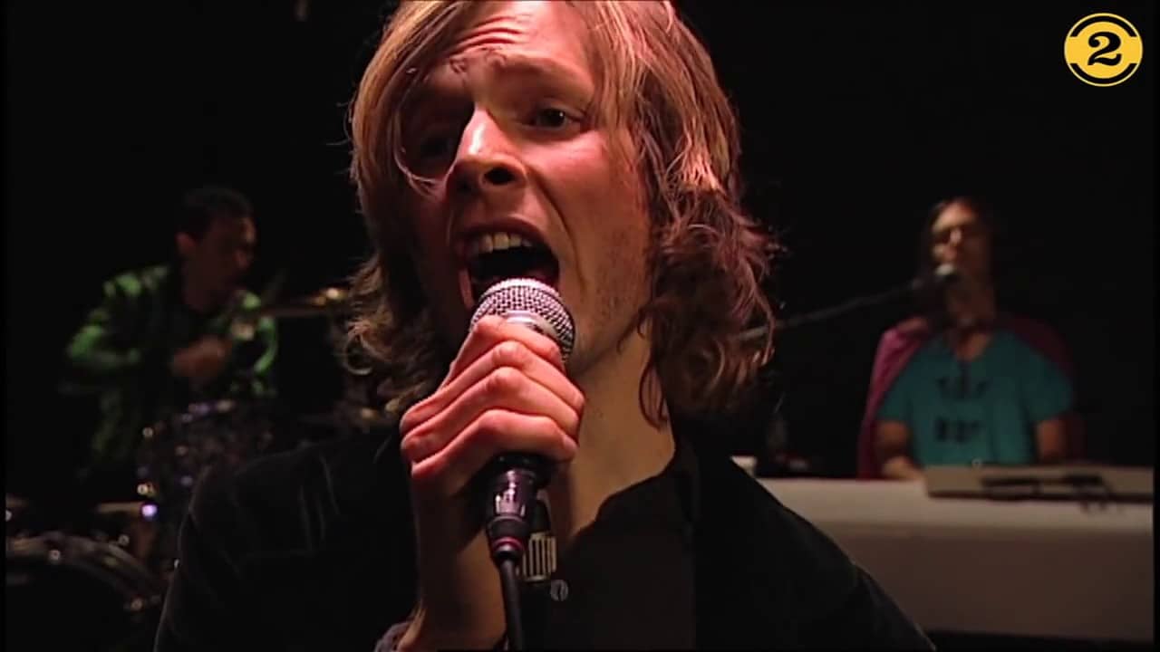 Beck “Debra” (live)