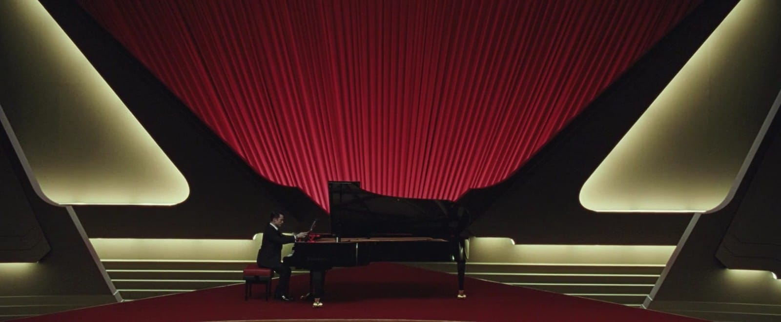 Grand Piano (2013)